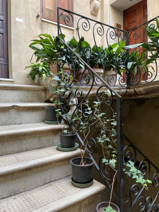 La Casa Sulla Piazza Διαμέρισμα Έννα Εξωτερικό φωτογραφία